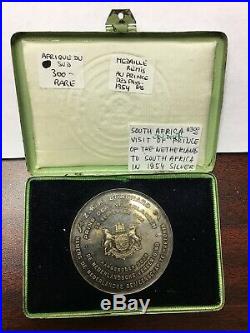 South-Africa Medal in Sterling, 60mm, 94 grs Rare. Est$385